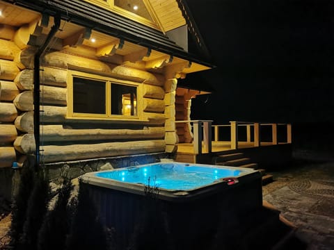 Night, Hot Tub, Spa and wellness centre/facilities, Swimming pool