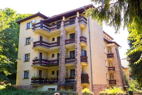 Property building, Parking