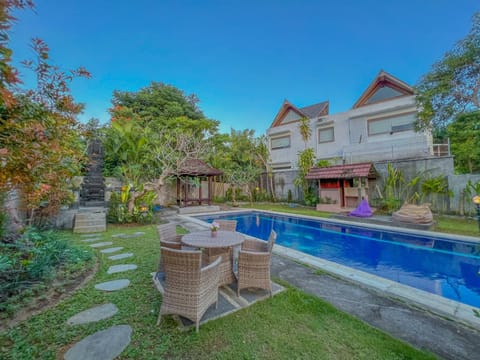 Garden, Swimming pool