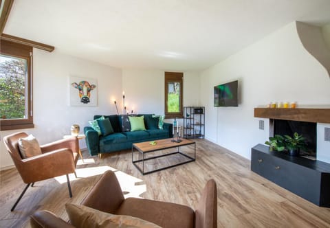 Communal lounge/ TV room, Living room