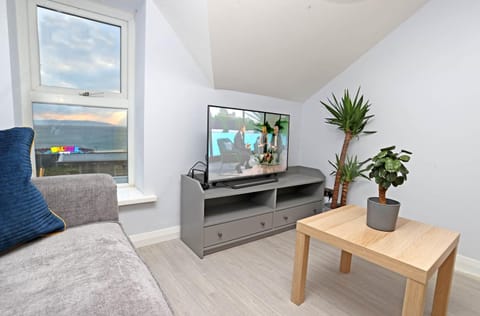 Entire penthouse apartment with sea views Portrush Apartment in Portrush