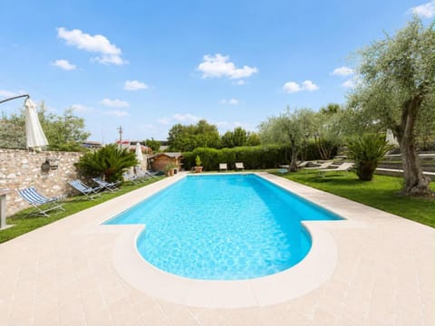 Garden, Swimming pool, sunbed
