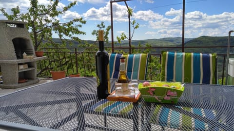Balcony/Terrace, Food and drinks