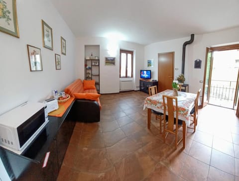 Luminoso tra i rami del Lago di Como, Sormano Apartment in Province of Lecco