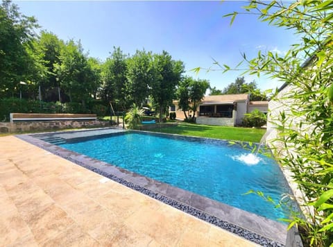 Maison en provence vue sur le luberon House in Provence-Alpes-Côte d'Azur