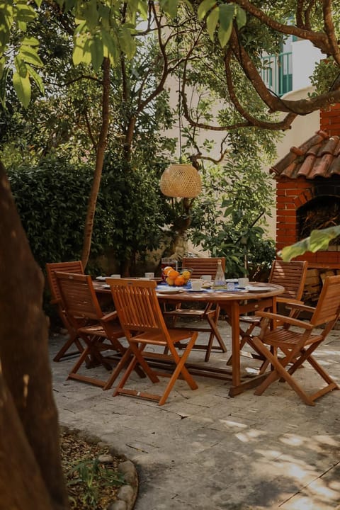 Patio, BBQ facilities
