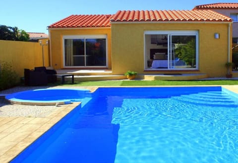 Property building, Day, Snorkeling, Balcony/Terrace, Pool view, Swimming pool, Open Air Bath, sunbed