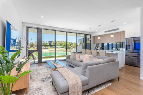 TV and multimedia, View (from property/room), View (from property/room), Living room, Seating area, Sea view, Sea view, kitchen