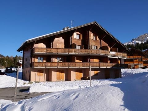 Property building, Day, Winter