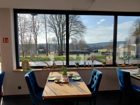 Restaurant/places to eat, Natural landscape, View (from property/room), Breakfast, Buffet breakfast