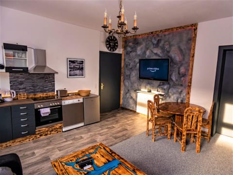 Photo of the whole room, kitchen