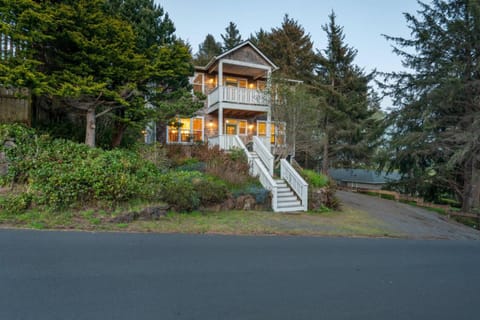 Pacific Star House in Lincoln City