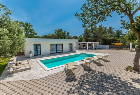 House with pool Mimi Villa in Biograd na Moru