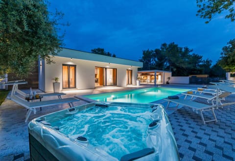 House with pool Mimi Villa in Biograd na Moru