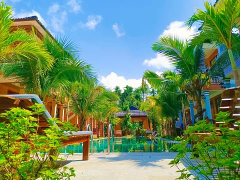 Garden, Swimming pool