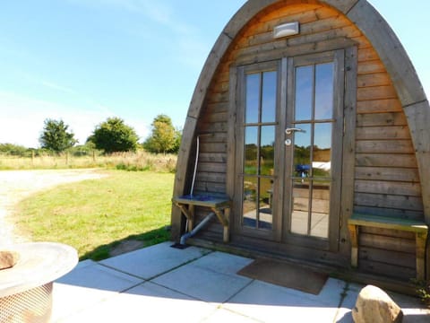 2 Bed Pod Cabin-Sleeps 2-Pets-Garden-Mtn View Cabin in County Donegal