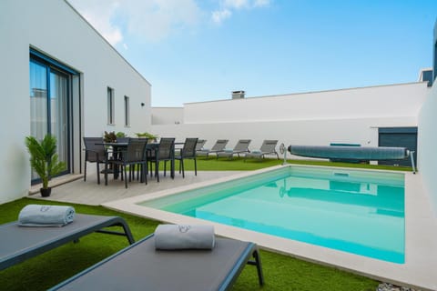 Balcony/Terrace, Swimming pool, Swimming pool