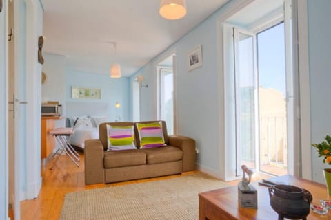 Bed, Kitchen or kitchenette, Living room, Photo of the whole room, Seating area, Bedroom