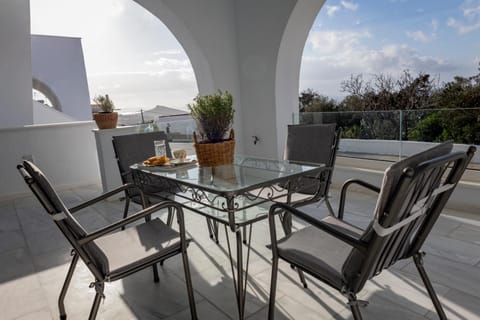 Patio, Day, Natural landscape, View (from property/room), Balcony/Terrace