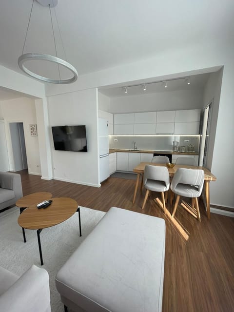 Kitchen or kitchenette, Living room, Seating area, Dining area