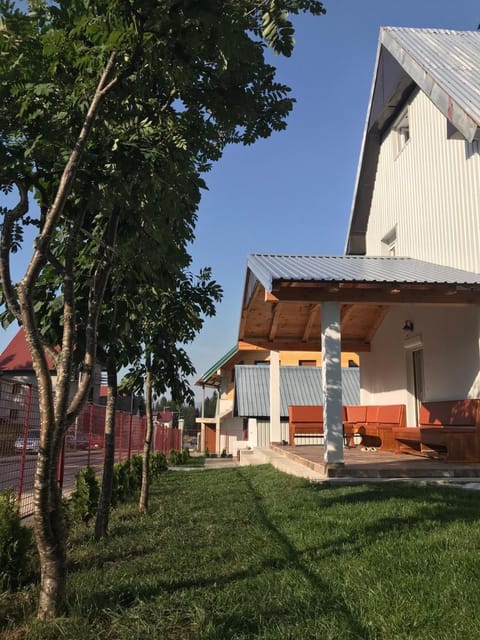 Property building, Patio, Facade/entrance, Garden, View (from property/room), Balcony/Terrace, Garden view, Inner courtyard view