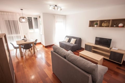 TV and multimedia, Living room, Dining area