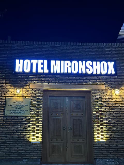 Property building, Night, Logo/Certificate/Sign, Street view