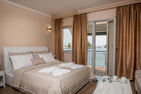 Bed, Bedroom, Sea view
