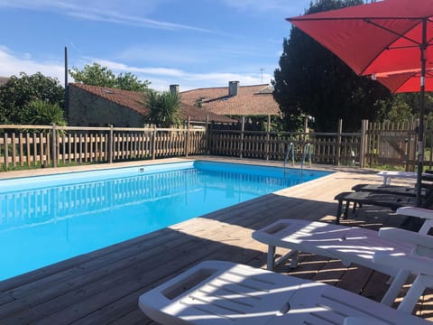 Pool view, Swimming pool, sunbed