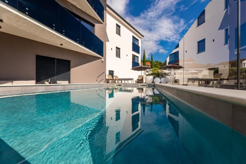 Pool view, Swimming pool
