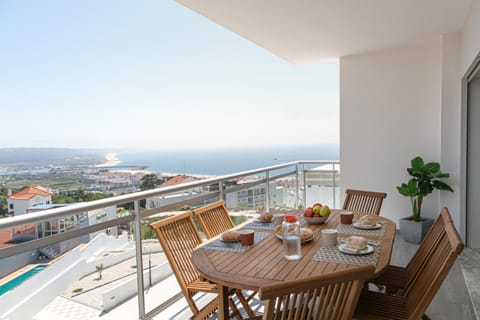 Day, Natural landscape, View (from property/room), Balcony/Terrace, Dining area, Sea view