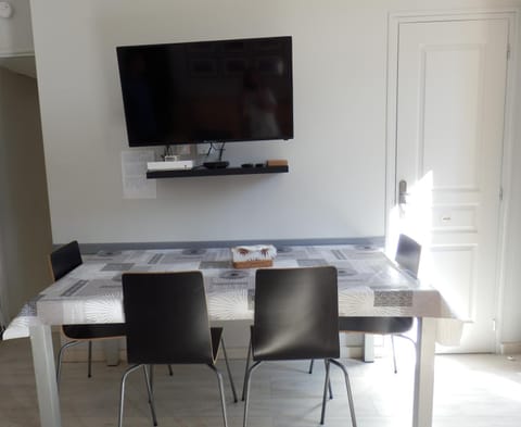 TV and multimedia, Dining area, internet