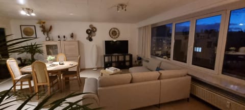 SUPERB APPARTEMENT WITH 3 BED ROOMS IN ANTWERPEN Apartment in Antwerp