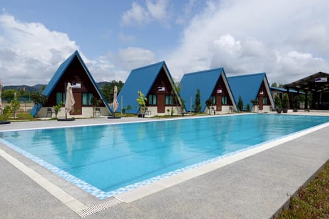 Swimming pool, Swimming pool