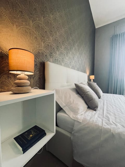 Bed, Decorative detail, Bedroom