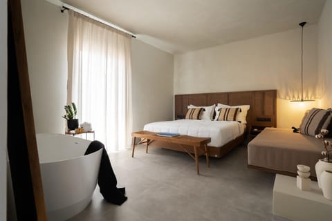 Bed, Photo of the whole room, Bath