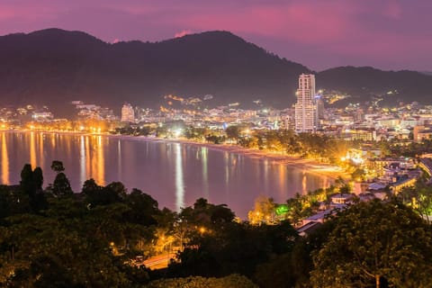 Night, Neighbourhood, City view, Mountain view