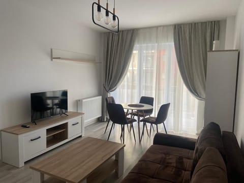 TV and multimedia, Living room, Seating area, Dining area, Evening entertainment