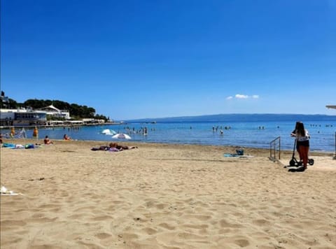 Day, Natural landscape, Beach, sunbed