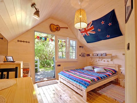 Bed, Photo of the whole room