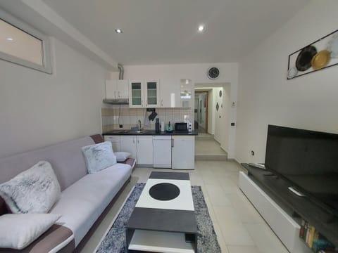 Kitchen or kitchenette, Living room, Seating area