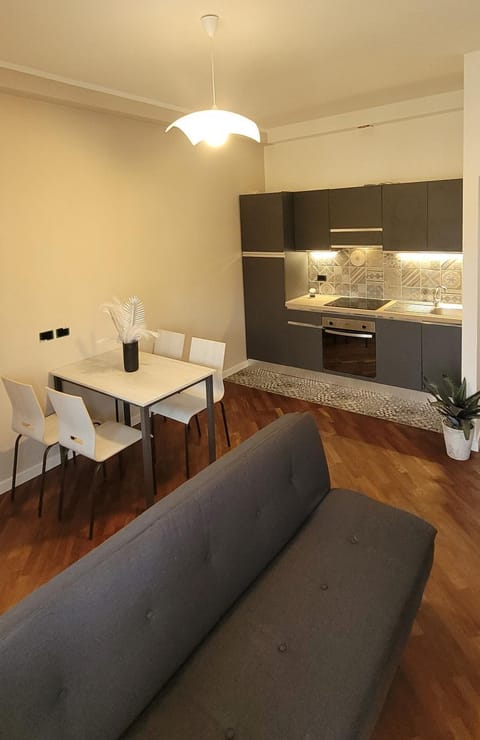 Kitchen or kitchenette, Living room, Seating area, Dining area, stove