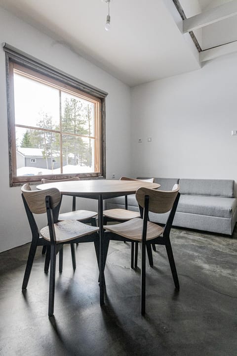 Seating area, Dining area