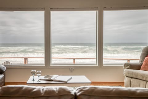 Oceans Song House in Gleneden Beach