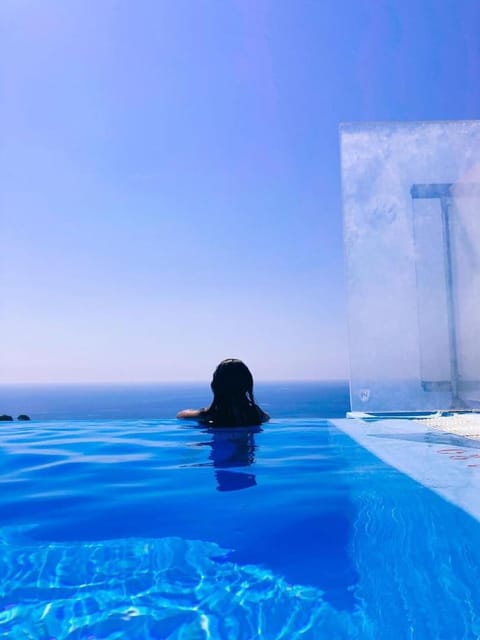 Day, Natural landscape, Sea view, Swimming pool, sunbed