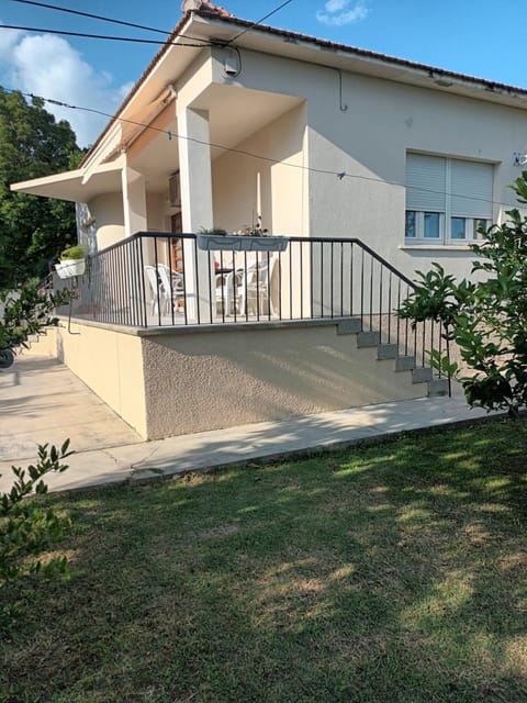 HOUSE - Apartman SARAH Apartment in Šibenik-Knin County, Croatia