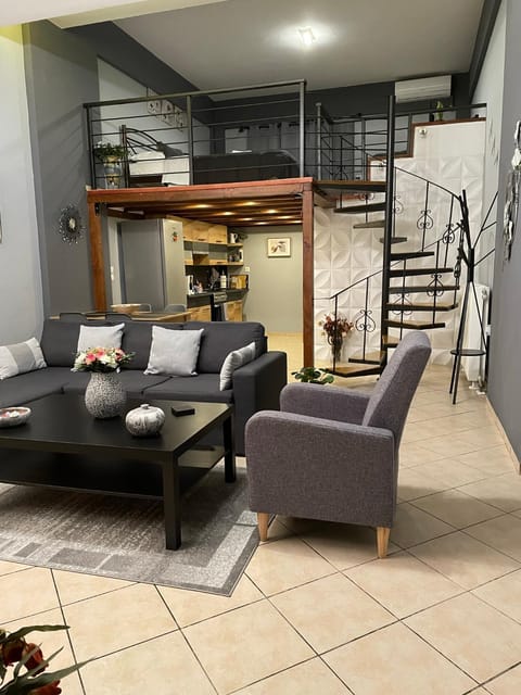 Kitchen or kitchenette, Living room, Decorative detail, Decorative detail, Seating area, internet, internet, air conditioner, air conditioner
