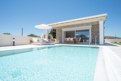 Property building, Patio, Swimming pool