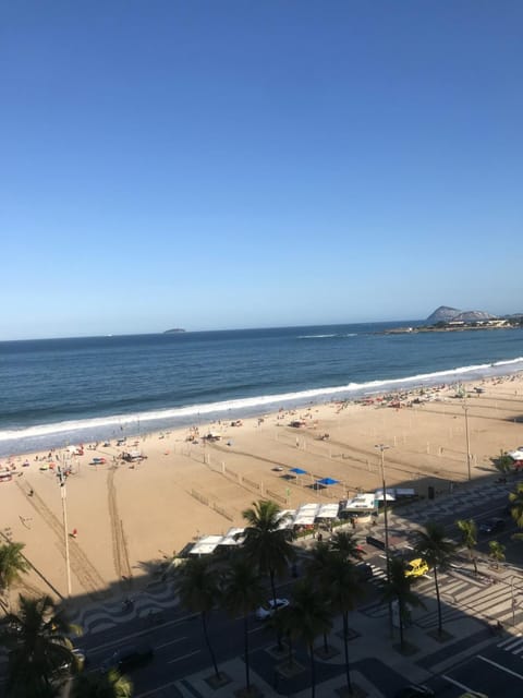 Lindo apartamento na avenida atlântica Copacabana R.J Apartment in Rio de Janeiro