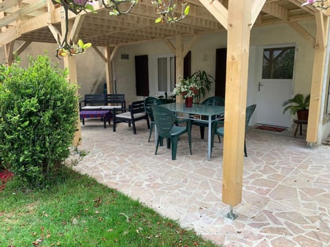 Patio, Facade/entrance